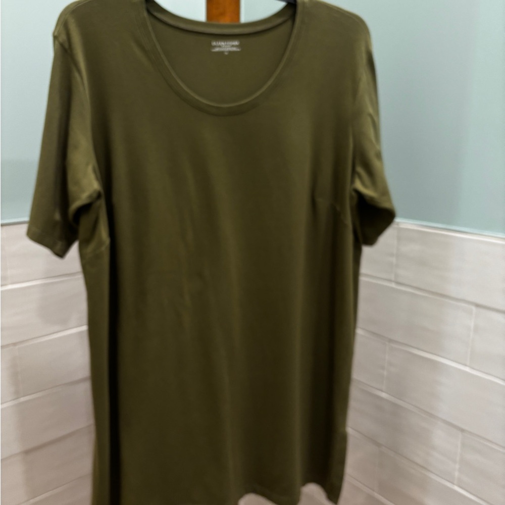 Eileen Fisher Women’s Olive Green long tunic, side slits. Like new.